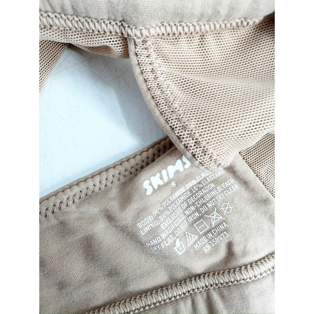 Skims Fits Everybody Beige Crossover Bralette Size‎ Small - Picture 6 of 6